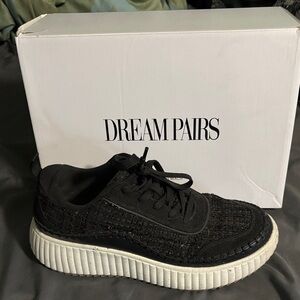 Dream Pairs Black Knit Platform Sneaker